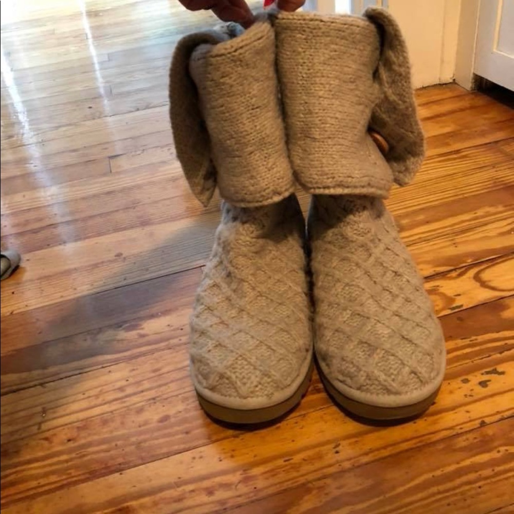 UGGs - Picture 2 of 4